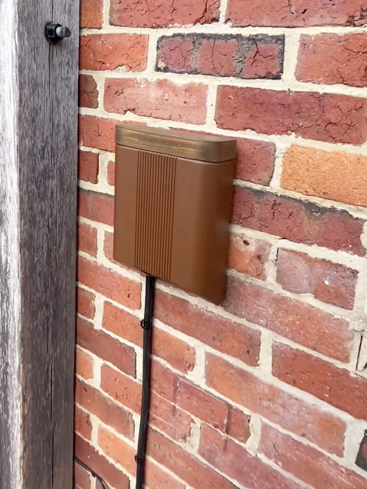 Universal brown x Walnut lid